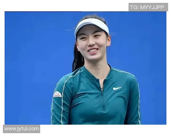 全球足球界超高颜值女球星们的魅力瞬间 这些美女球员不仅技术卓越还自带光环