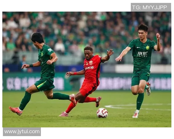 聚焦世界著名足球球星祖国文化背景与竞技精神传承