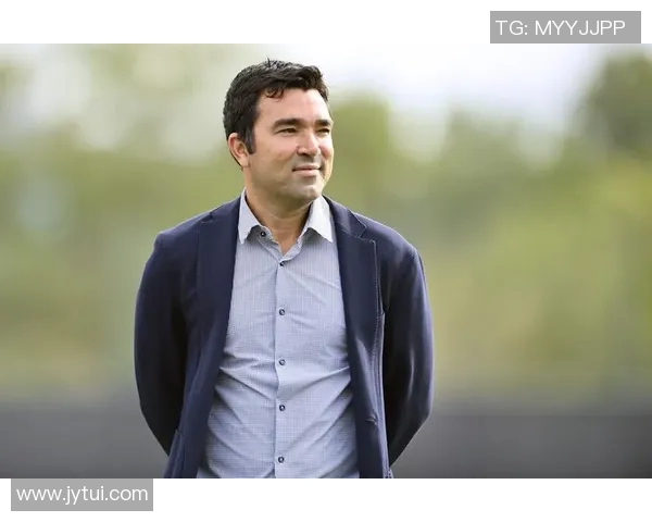 足球球星历届辉煌瞬间与传奇故事全面回顾