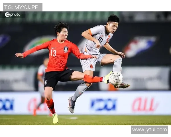 多位足球明星感染新冠病毒赛季遭遇挑战球场疫情影响全球赛事进程